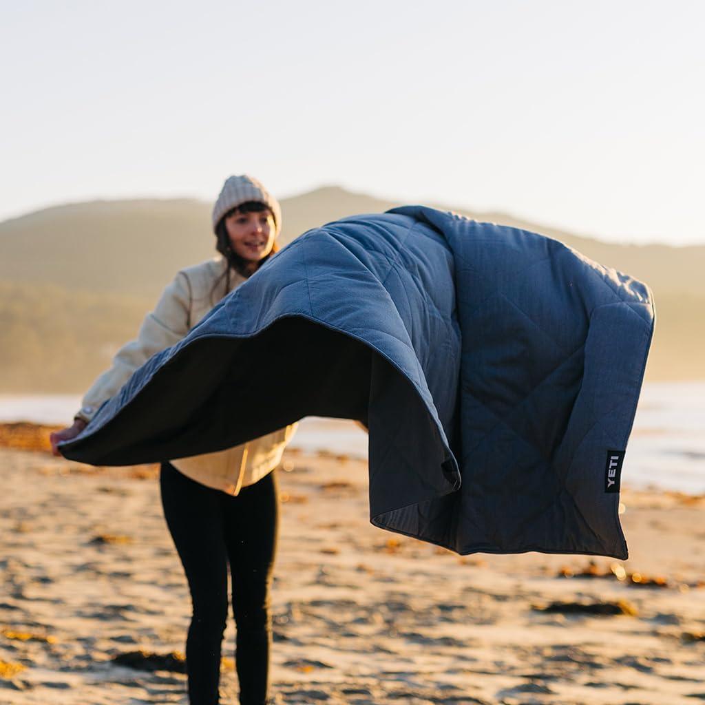 imageYETI Lowlands Blanket MultiUse Blanket with Travel BagNordic Purple